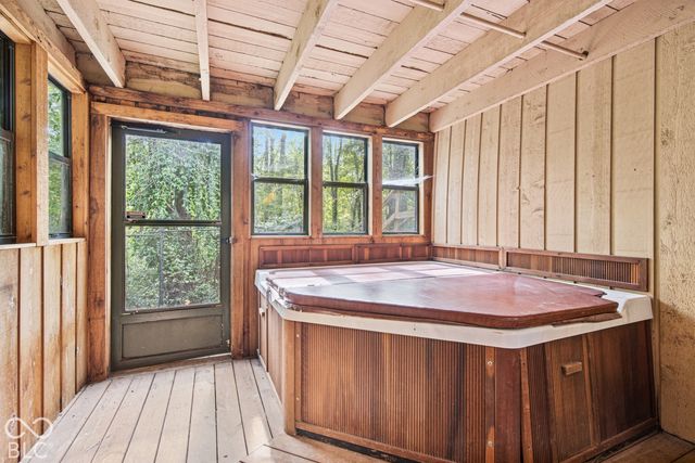 890 Starkey Road, Zionsville, IN 46077