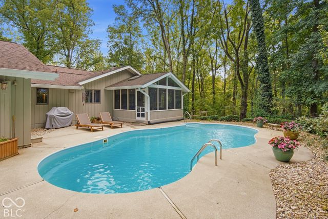 890 Starkey Road, Zionsville, IN 46077