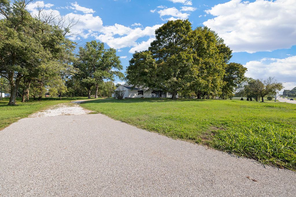 6259 West Republic Road, Brookline, MO 65619