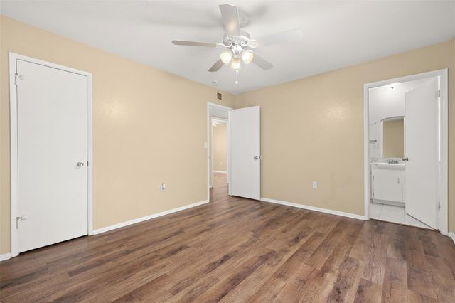 1927 Ramada Drive, Houston, TX 77062