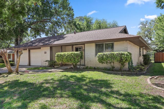 1927 Ramada Drive, Houston, TX 77062