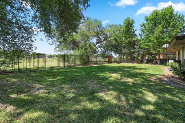 1927 Ramada Drive, Houston, TX 77062