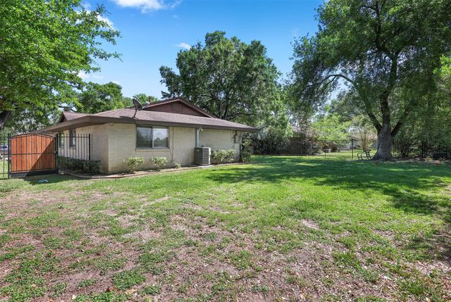 1927 Ramada Drive, Houston, TX 77062