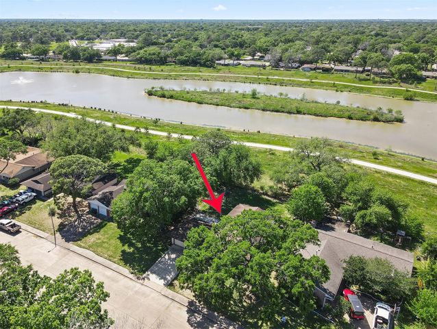 1927 Ramada Drive, Houston, TX 77062