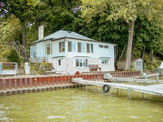 42731 N Woodbine Avenue, Antioch, IL 60002