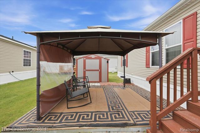 9542 Foxwell Circle, Fenton, MI 48430