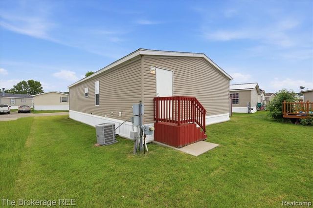 9542 Foxwell Circle, Fenton, MI 48430
