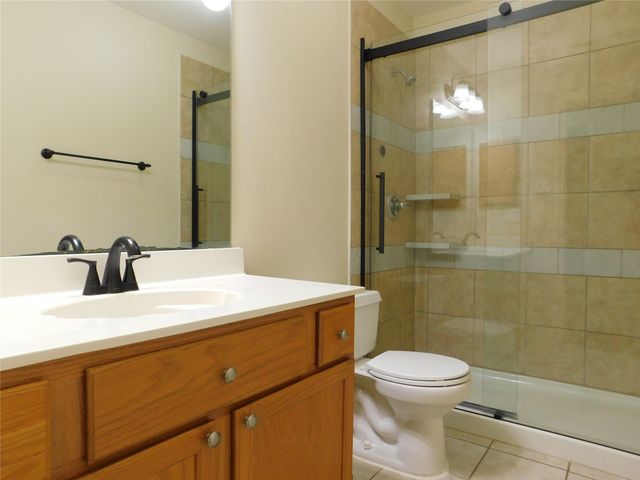 326 Ashley Oak Lane, Lake Dallas, TX 75065
