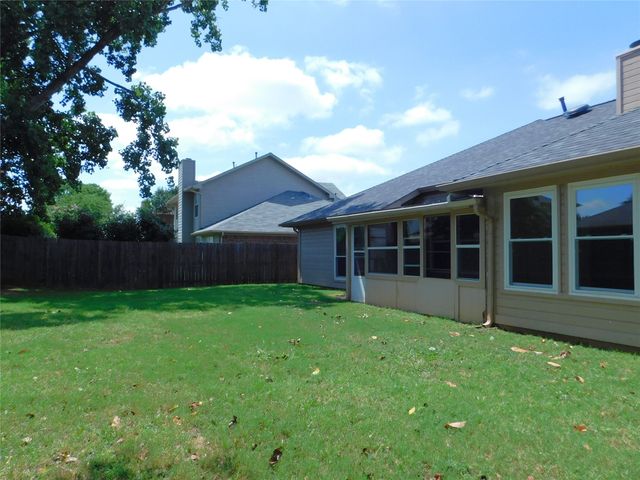 326 Ashley Oak Lane, Lake Dallas, TX 75065