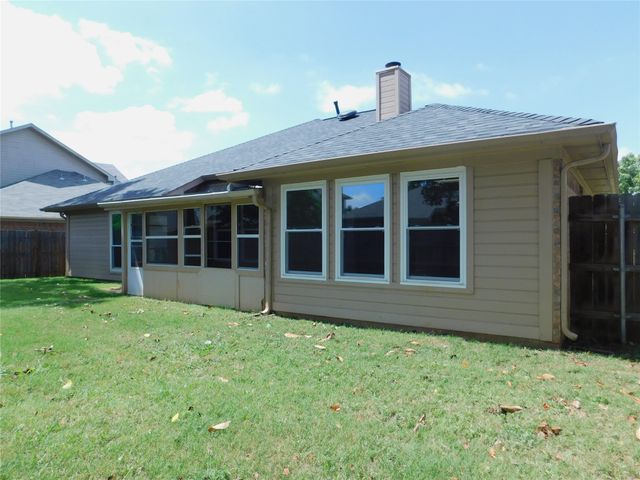 326 Ashley Oak Lane, Lake Dallas, TX 75065