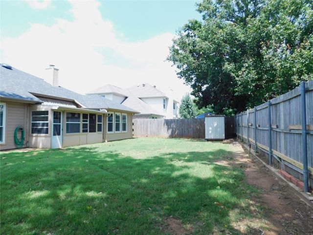 326 Ashley Oak Lane, Lake Dallas, TX 75065