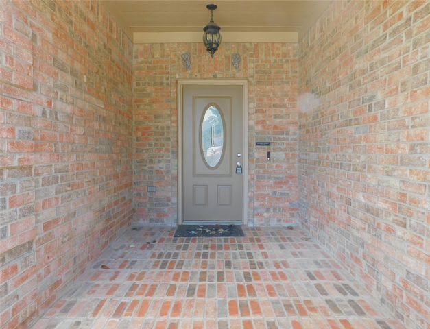 326 Ashley Oak Lane, Lake Dallas, TX 75065