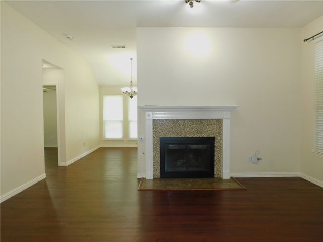 326 Ashley Oak Lane, Lake Dallas, TX 75065