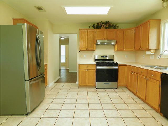 326 Ashley Oak Lane, Lake Dallas, TX 75065