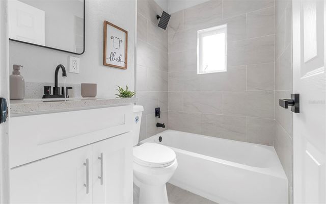 1915 E POWHATAN AVENUE, Tampa, FL 33610