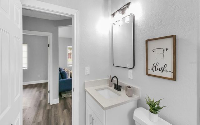 1915 E POWHATAN AVENUE, Tampa, FL 33610