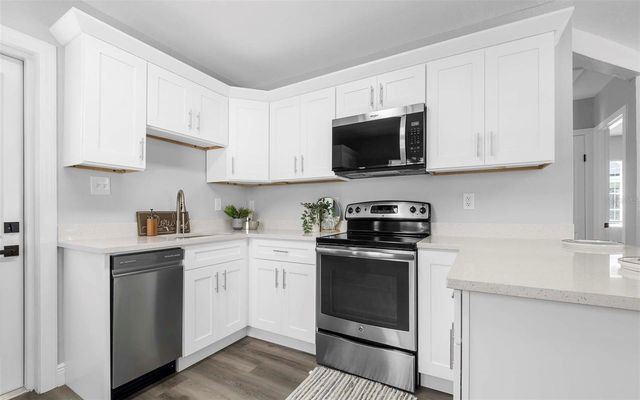 1915 E POWHATAN AVENUE, Tampa, FL 33610