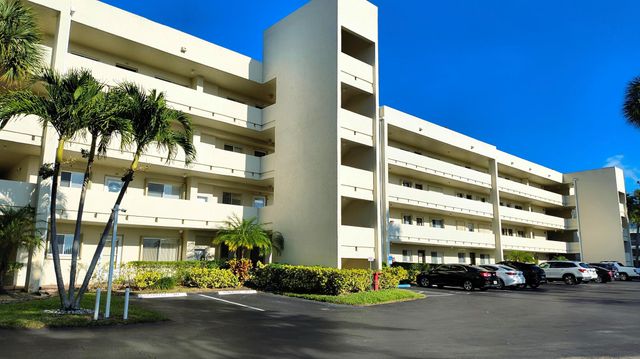 3178 Via Poinciana 102, Lake Worth, FL 33467