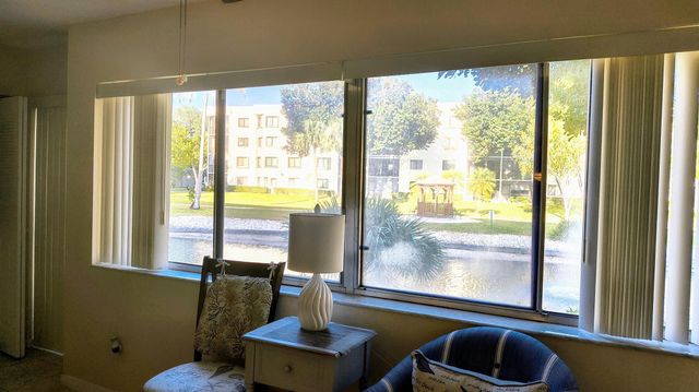 3178 Via Poinciana 102, Lake Worth, FL 33467