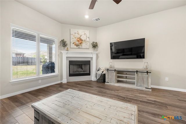 512 Holstein Drive, Belton, TX 76513