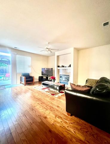 10049 Macon Dr, Stockton, CA 95209