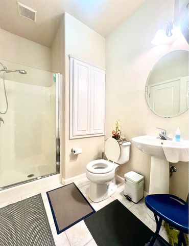 10049 Macon Dr, Stockton, CA 95209
