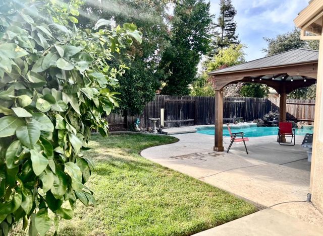 10049 Macon Dr, Stockton, CA 95209