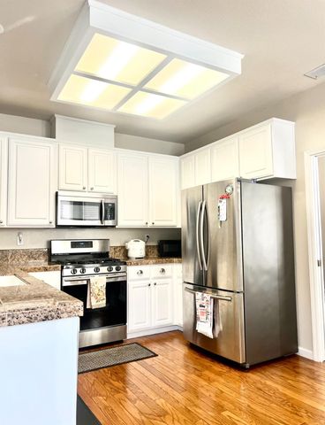 10049 Macon Dr, Stockton, CA 95209