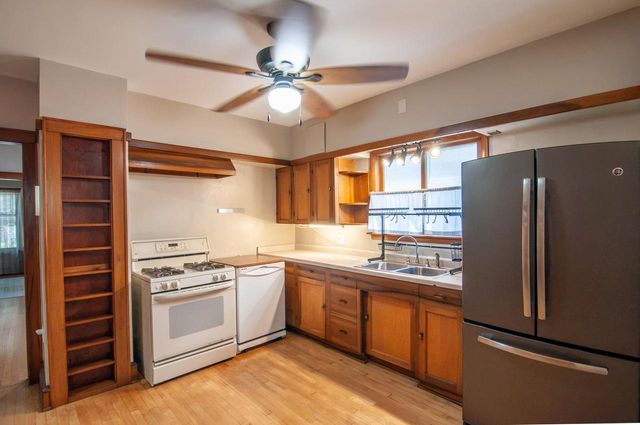 5925 W Lloyd STREET, Milwaukee, WI 53208