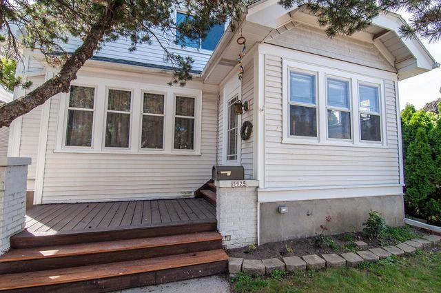 5925 W Lloyd STREET, Milwaukee, WI 53208