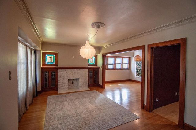 5925 W Lloyd STREET, Milwaukee, WI 53208