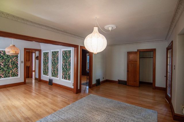5925 W Lloyd STREET, Milwaukee, WI 53208