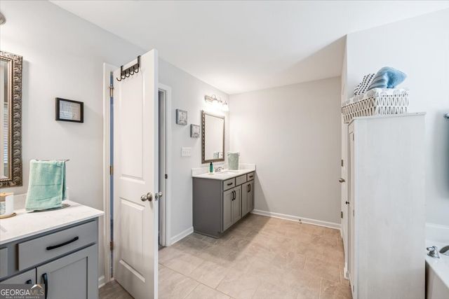 4221 Cornwall, Forsyth, GA 31029