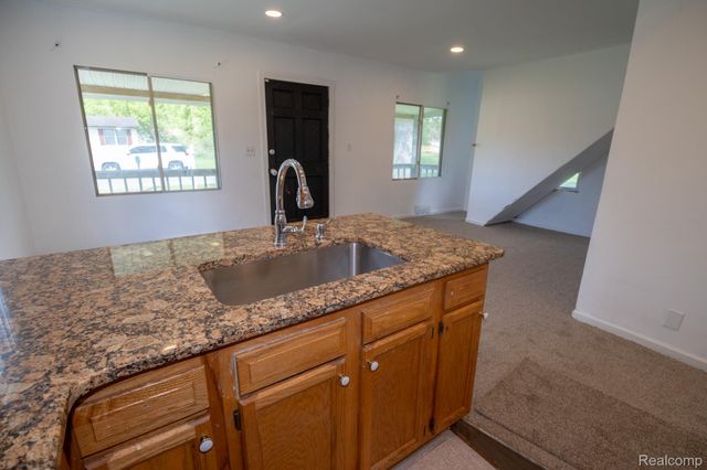 35799 Park Place, Romulus, MI 48174