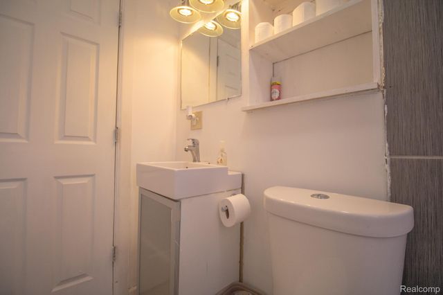 35799 Park Place, Romulus, MI 48174