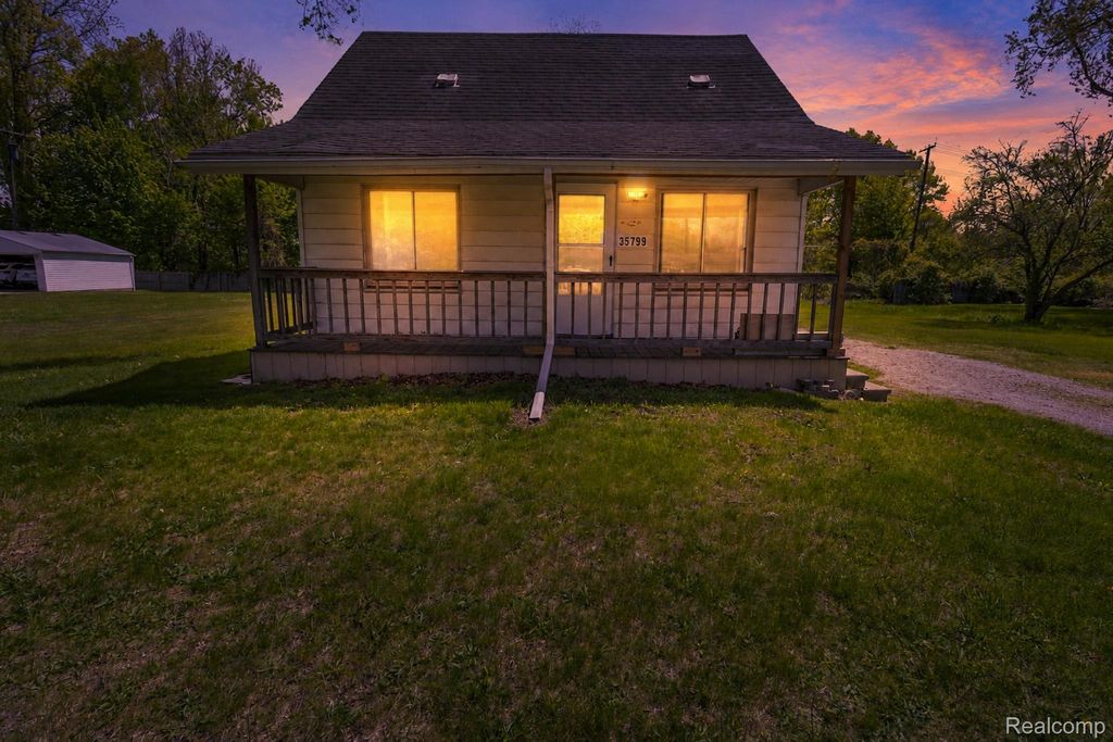 35799 Park Place, Romulus, MI 48174