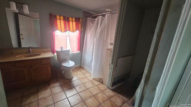 3513 COMMERCIAL AVE, San Antonio, TX 78221