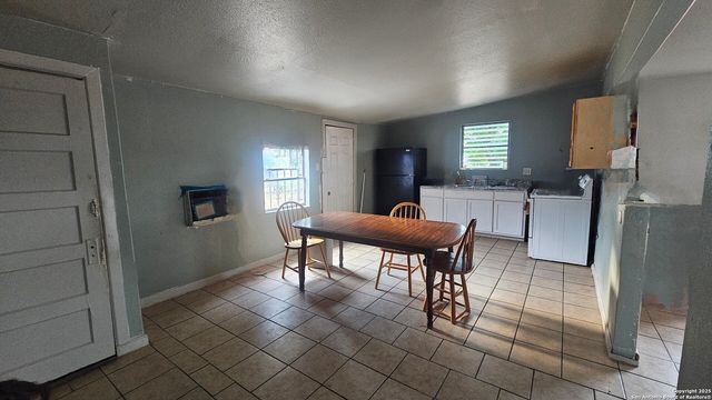 3513 COMMERCIAL AVE, San Antonio, TX 78221