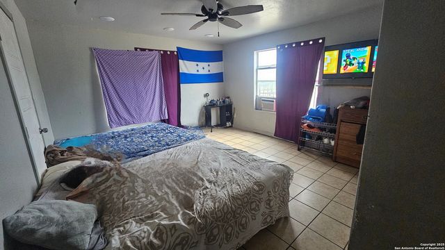 3513 COMMERCIAL AVE, San Antonio, TX 78221