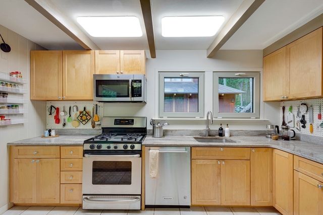 141 Old County Road, Lincoln, MA 01773