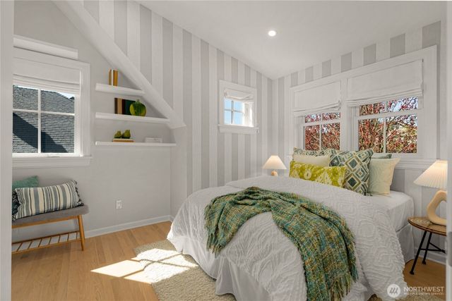 2200 41st Ave SW, Seattle, WA 98116