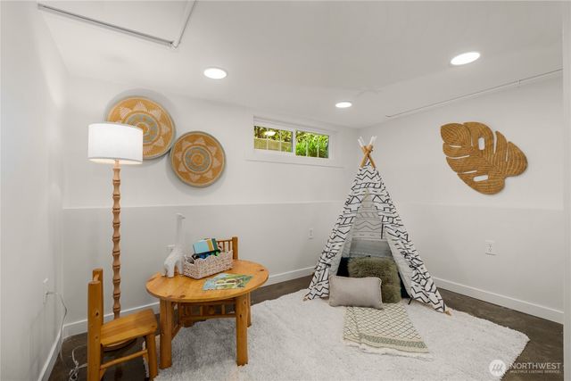 2200 41st Ave SW, Seattle, WA 98116