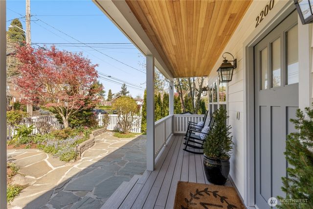 2200 41st Ave SW, Seattle, WA 98116