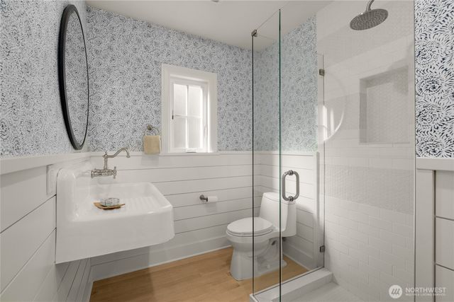 2200 41st Ave SW, Seattle, WA 98116