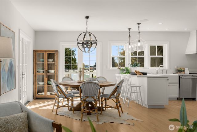 2200 41st Ave SW, Seattle, WA 98116