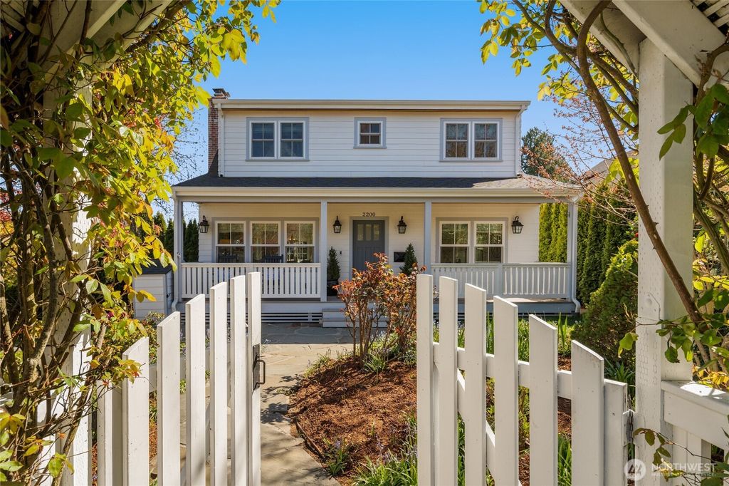 2200 41st Ave SW, Seattle, WA 98116
