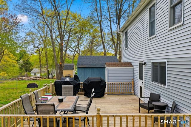 15 Massachusetts Road, Montville, CT 06370