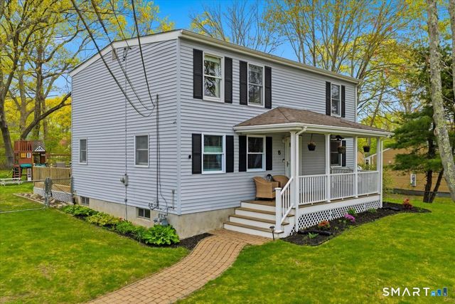 15 Massachusetts Road, Montville, CT 06370