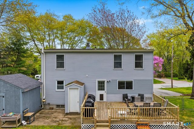 15 Massachusetts Road, Montville, CT 06370