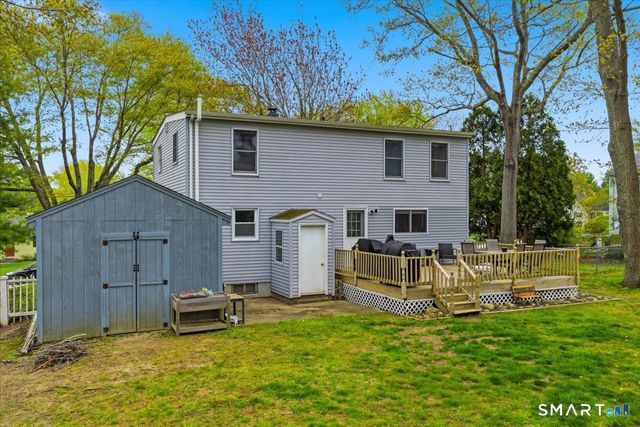15 Massachusetts Road, Montville, CT 06370